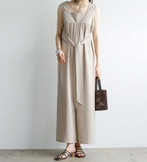 GeeRA（ジーラ）の「リネンタッチリボンサロペットパンツ（オールインワン）」｜ベージュ