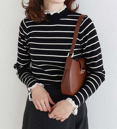 Pierrot（ピエロ）の「レース付ハイネックリブニット（ニット・セーター）」