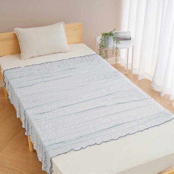 iellio（イエリオ）の「ひんやり冷感くしゅくしゅケット（肌掛布団・タオルケット）」｜アイスブルー