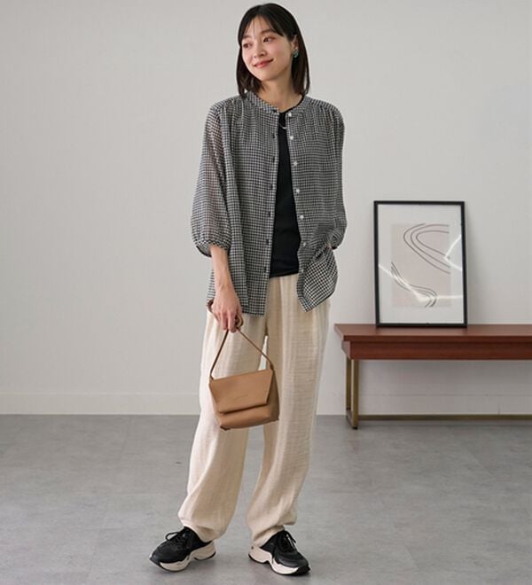 BELLUNA（ベルーナ）の「綿麻ダブルガーゼポッケギャザーパンツ（フルレングスパンツ）」｜詳細画像