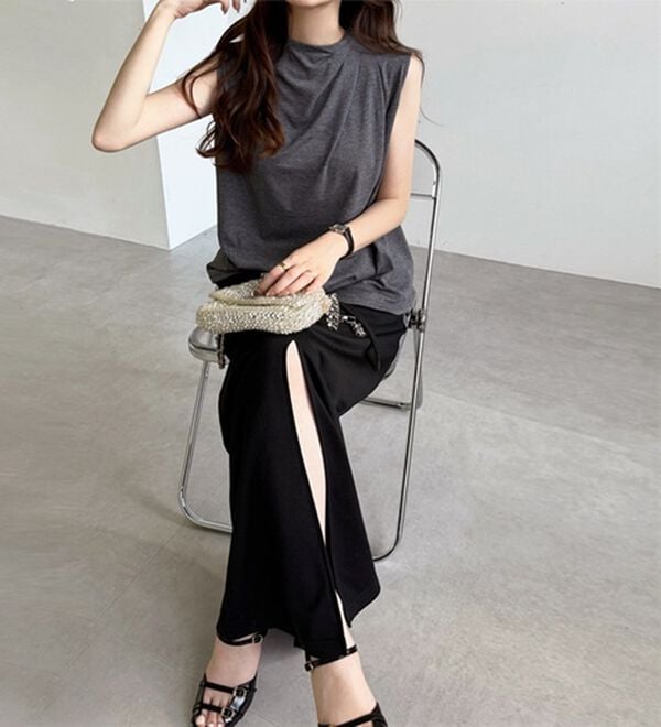 GeeRA（ジーラ）の「ドレープデザイントップス（カットソー）」｜詳細画像