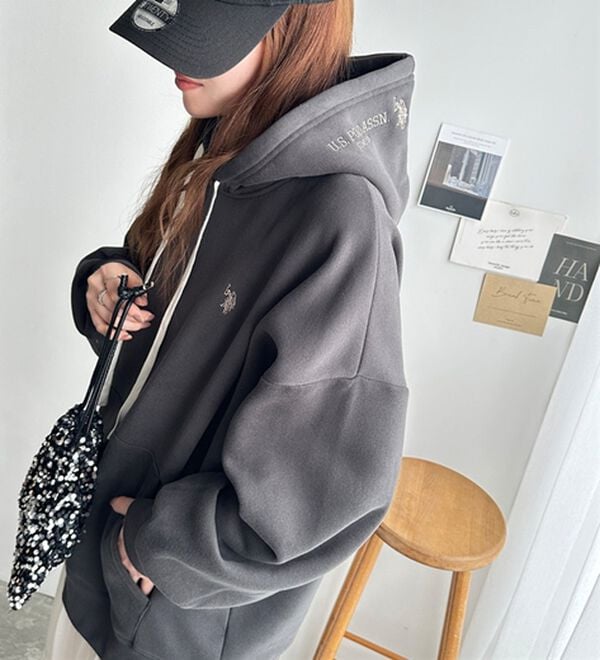 GeeRA（ジーラ）の「【U.S. POLO ASSN.】フード刺繍裏起毛パーカー（パーカー）」｜詳細画像