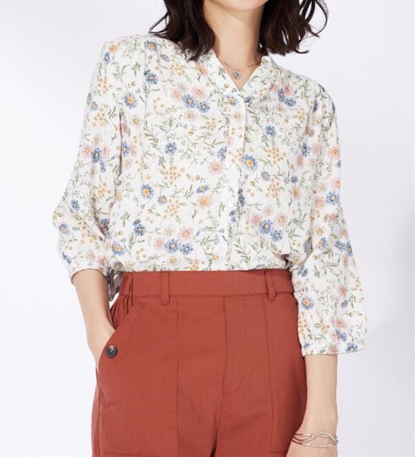 BELLUNA（ベルーナ）の「レーヨン素材ギャザー使いプリントブラウス（ブラウス）」｜詳細画像