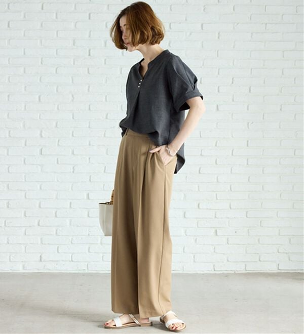 BELLUNA（ベルーナ）の「麻調合繊パール付タックデザインブラウス（ブラウス）」｜詳細画像