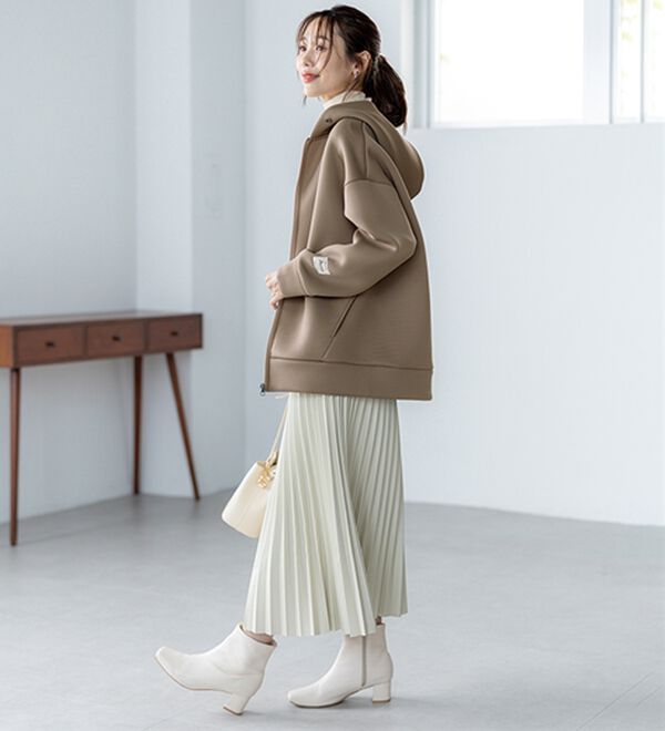 BELLUNA（ベルーナ）の「肩が疲れにくい！マシュマロ感覚ジップフーディー（ブルゾン）」｜詳細画像