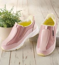 「スッと履ける軽量快適ウォーキングシューズ（スリッポン）」