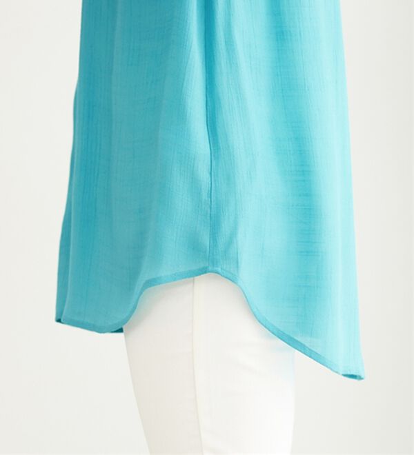 BELLUNA（ベルーナ）の「スラブ素材スキッパーデザインシャツチュニック（チュニック）」｜詳細画像
