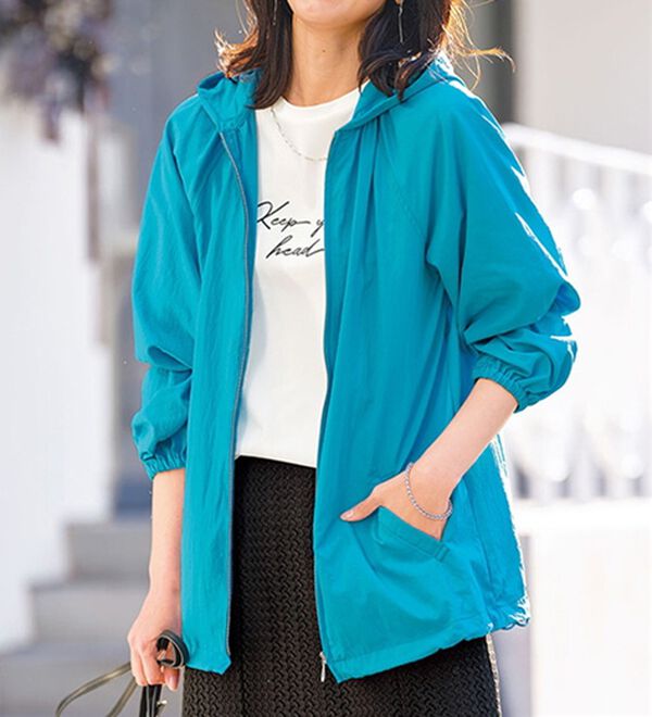 BELLUNA（ベルーナ）の「はっ水加工！軽量パーカー（ブルゾン）」｜スカイブルー