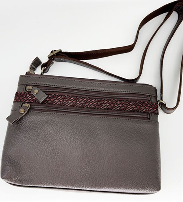 「縁起の良い瓢箪柄印伝と姫路レザーの２ＷＡＹショルダー（メンズショルダーバッグ）」｜詳細画像