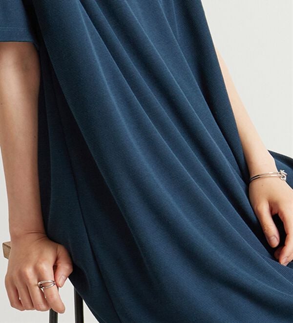 BELLUNA（ベルーナ）の「かのこ素材肩タックデザインワンピース（チュニック）」｜詳細画像