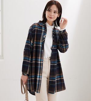 BELLUNA（ベルーナ）の「多ボタン使いチェック柄シャツチュニック（チュニック）」｜ネイビー&times;ターコイズ