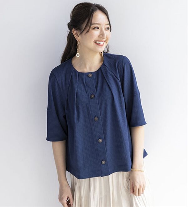 BELLUNA（ベルーナ）の「夏のお出かけに欠かせない！サッカー素材タック使いジャケット（シャツ）」｜詳細画像