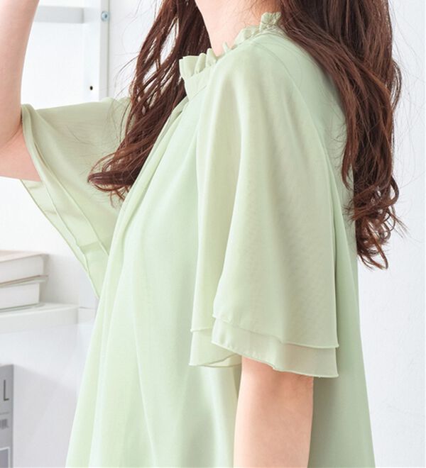 Viola e Viola（ヴィオラ エ ヴィオラ）の「フリル衿シフォンタックブラウス【半袖】（ブラウス）」｜詳細画像