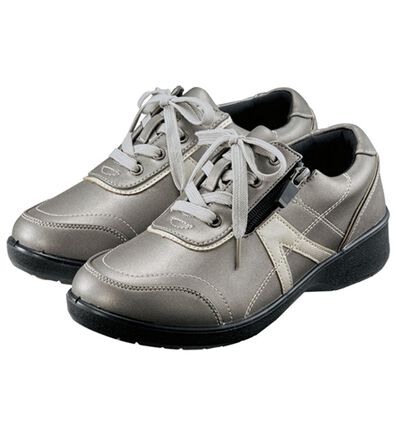 BELLUNA（ベルーナ）の「ゆったり５Ｅ防水スニーカー（レインシューズ）」