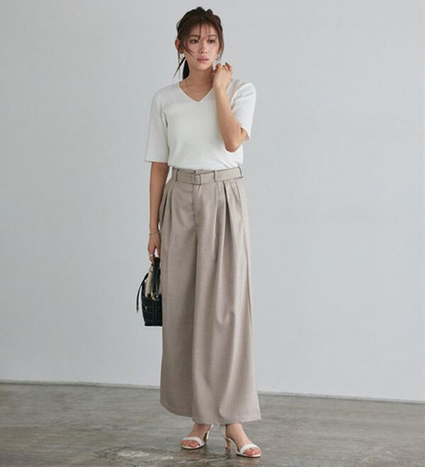 Pierrot（ピエロ）の「【洗濯機で洗える】ネックが選べるシルクタッチ半袖リブニット（ニット・セーター）」｜詳細画像