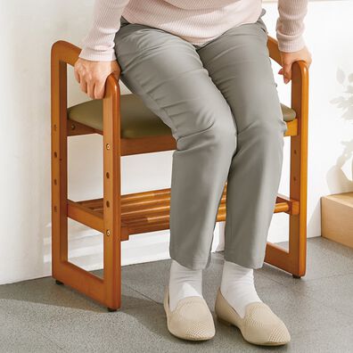 「高さが調整できる天然木サポートチェア（椅子・チェア・スツール）」