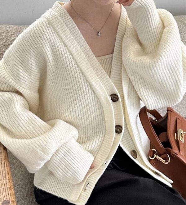 RANAN（ラナン）の「フロントレイヤードＶカーディガン（ニットカーディガン）」｜詳細画像