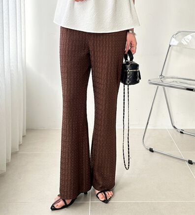 GeeRA（ジーラ）の「レース見えセミフレアイージーパンツ（フルレングスパンツ）」