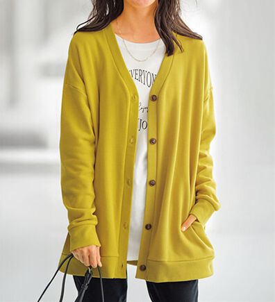 BELLUNA（ベルーナ）の「裏ファー素材前ボタンデザインカーディガン（その他カーディガン）」