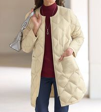 BELLUNA（ベルーナ）の「洗える！軽量ダウンノーカラーコート（ポーチ付）（ハーフコート）」