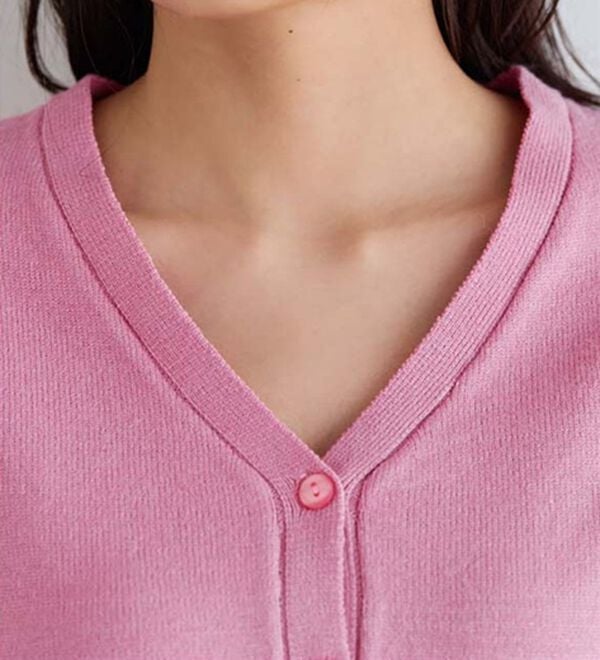 Pierrot（ピエロ）の「【Ｍ～３Ｌ】ふんわり質感プレミアムカシミヤタッチカーディガン（ニットカーディガン）」｜詳細画像