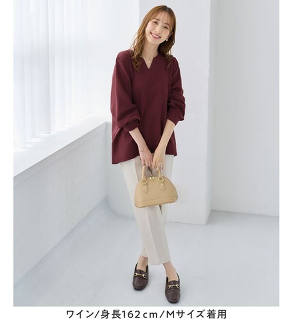 alotta（アロッタ）の「【シワになりにくい】エンボス裏起毛キーネックゆるトップス（カットソー）」｜詳細画像