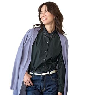 BELLUNA（ベルーナ）の「シャツコーデを更新！衿レースブラウス（ブラウス）」｜黒