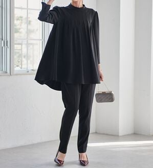 RANAN（ラナン）の「＜セットアップ＞バックパール調デザインフレアートップスパンツセット（パンツスーツ）」｜ブラック