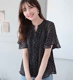 alotta（アロッタ）の「【接触冷感】インナー付ピンタックデザインブラウス【イエベ・ブルべ】（ブラウス）」｜ドット柄