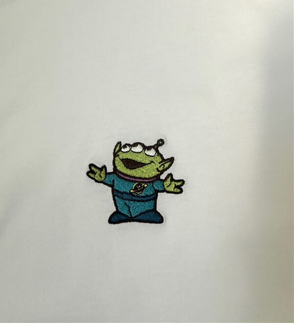 BELLUNA（ベルーナ）の「＜Disney＞【エイリアン】胸元刺しゅうボックスシルエットTシャツ（Tシャツ）」｜詳細画像