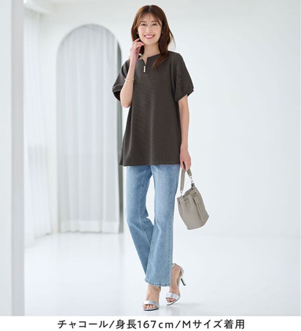 alotta（アロッタ）の「柔らかエンボス素材パール調ボタンチュニック（チュニック）」｜詳細画像