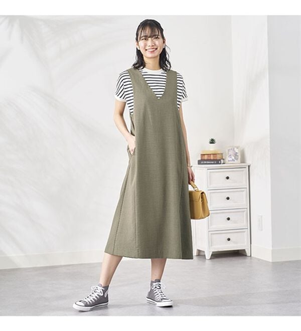 BELLUNA（ベルーナ）の「サラリ麻調素材Ｖネックジャンパードレス（ジャンパースカート）」｜詳細画像