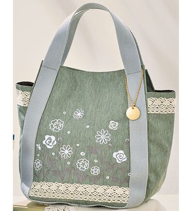 「刺繍とレースの華やか手提げ（トートバッグ）」