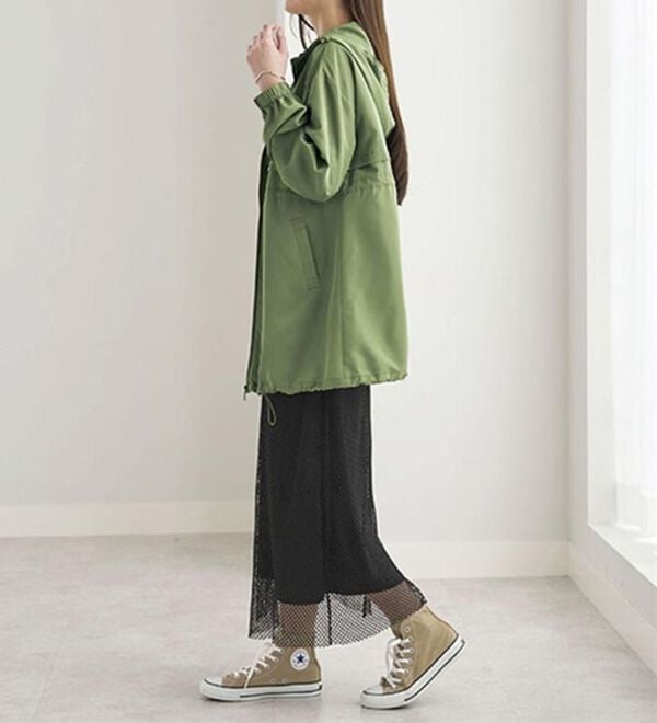 BELLUNA（ベルーナ）の「はっ水加工軽量パーカー（ポーチ付）（パーカー）」｜詳細画像