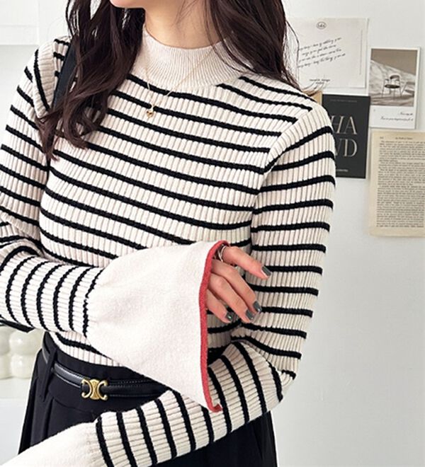 GeeRA（ジーラ）の「配色フレアリブニットトップス（ニット・セーター）」｜アイボリー／ブラックボーダー