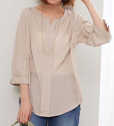 BELLUNA（ベルーナ）の「ひんやり機能付！袖タックキーネックブラウス（ブラウス）」