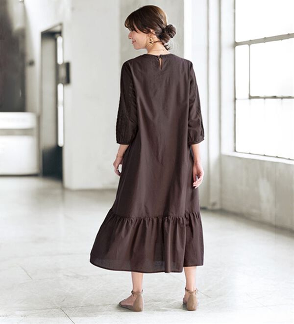 BELLUNA（ベルーナ）の「インド綿胸元デザインワンピース（その他ワンピース）」｜詳細画像