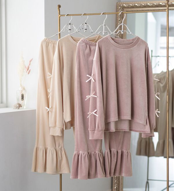 YU'NOW（ユナウ）の「【上下２点セット】ベロアリボンルームウェア（パジャマ・ルームウェア）」｜詳細画像