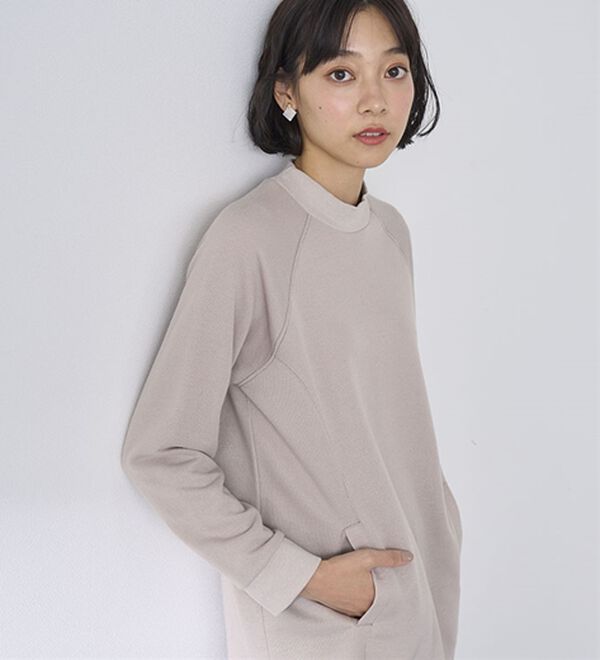 BELLUNA（ベルーナ）の「綿入り素材ラグランデザインポケットトレーナー（トレーナー・スウェット）」｜詳細画像