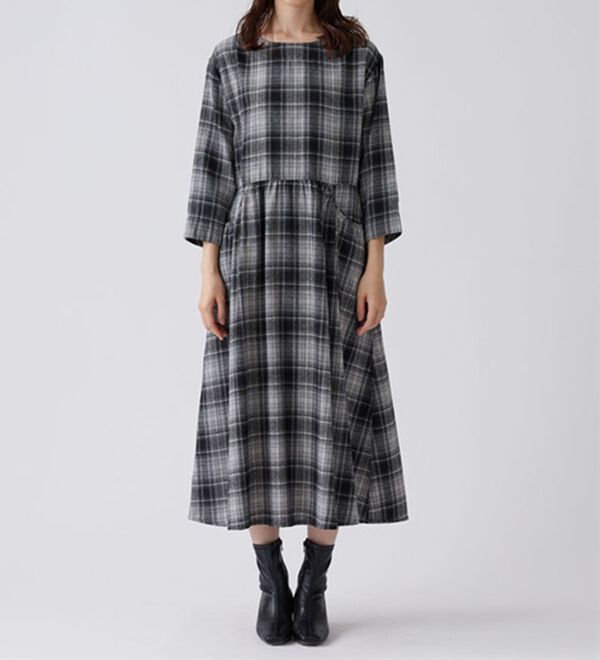 BELLUNA（ベルーナ）の「ゆったりギャザーポケット付ワンピース（その他ワンピース）」｜詳細画像