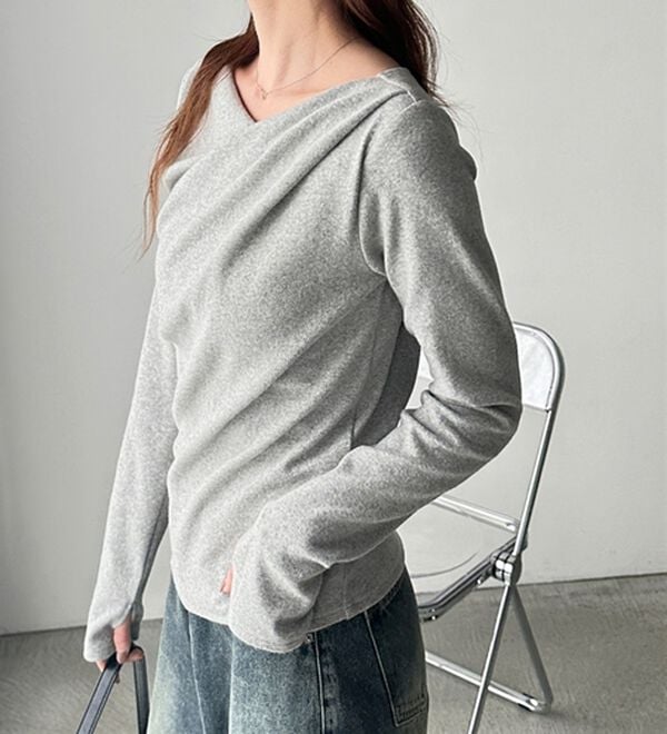 GeeRA（ジーラ）の「ドレープデザインカットソー（カットソー）」｜詳細画像