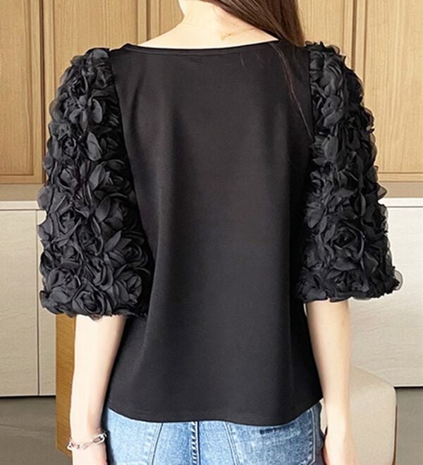 GeeRA（ジーラ）の「【YOUING.】フラワーモチーフ半袖トップス（カットソー）」｜詳細画像