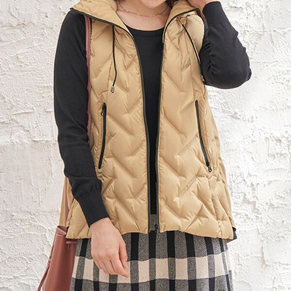 BELLUNA（ベルーナ）の「シームレスダウンデザインベスト（ベスト）」｜詳細画像