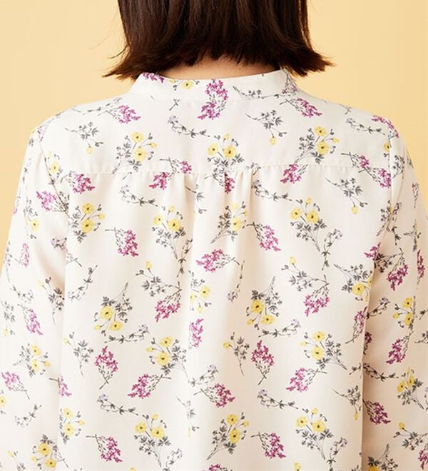 BELLUNA（ベルーナ）の「ふんわり柔らかギャザー使いブラウス（ブラウス）」｜詳細画像