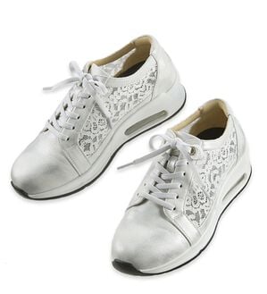 ルフラン（ルフラン）の「４Ｅフラワーレーススニーカー（スニーカー）」｜ホワイト