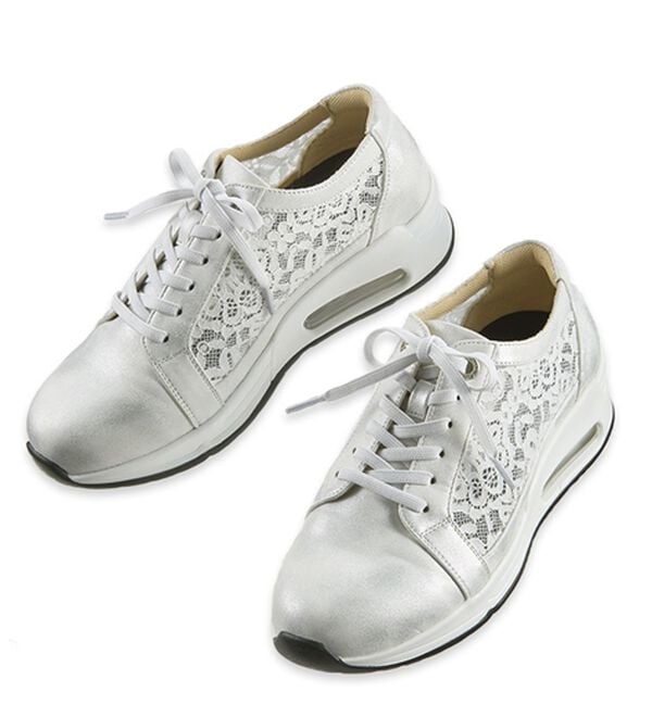 ルフラン（ルフラン）の「４Ｅフラワーレーススニーカー（スニーカー）」｜ホワイト