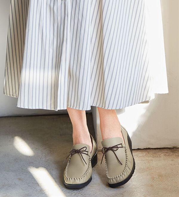 ルフラン（ルフラン）の「＜ラシーナコンフォート＞リボン付４Ｅ手縫いモカシン（フラットシューズ）」｜詳細画像