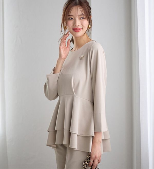 GeeRA（ジーラ）の「【2点セット】ペプラムティアードブラウスセットアップ（ブラウススーツ）」｜詳細画像