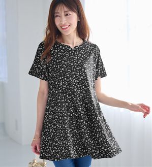 alotta（アロッタ）の「【接触冷感】さらっと快適！高見えフレアーロングチュニックＴシャツ（チュニック）」｜ブラック系花柄
