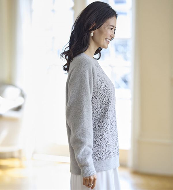 BELLUNA（ベルーナ）の「ふんわり可愛い花柄レースのシャギーセーター（ニット・セーター）」｜詳細画像